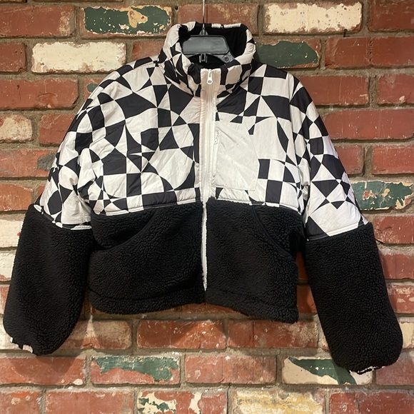 revolve BEACH RIOT Lily Jacket 70s Geo size Large NWT - Picture 4 of 7